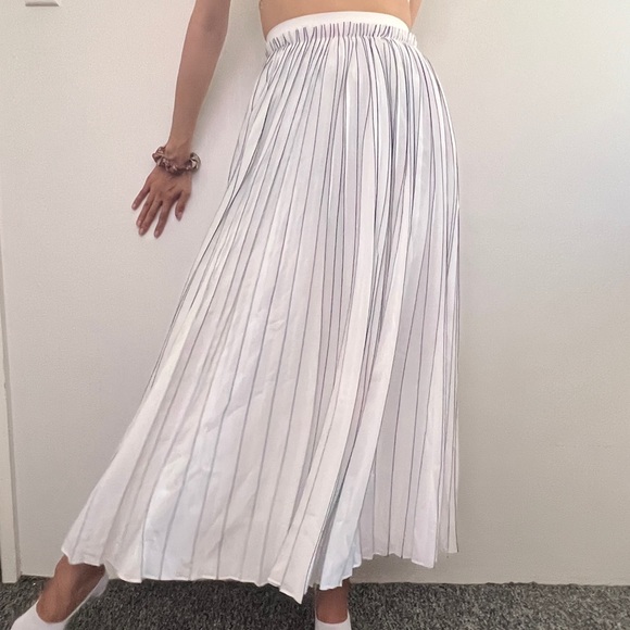 🛑 SOLD 🛑 AJE Femme Pleated MIDI Skirt Ivory/Black • Size 12 • RRP $425 BNWT - Picture 5 of 13